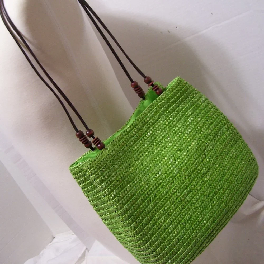Fashion Handbag Green Straw Back Brown Straps NWOT